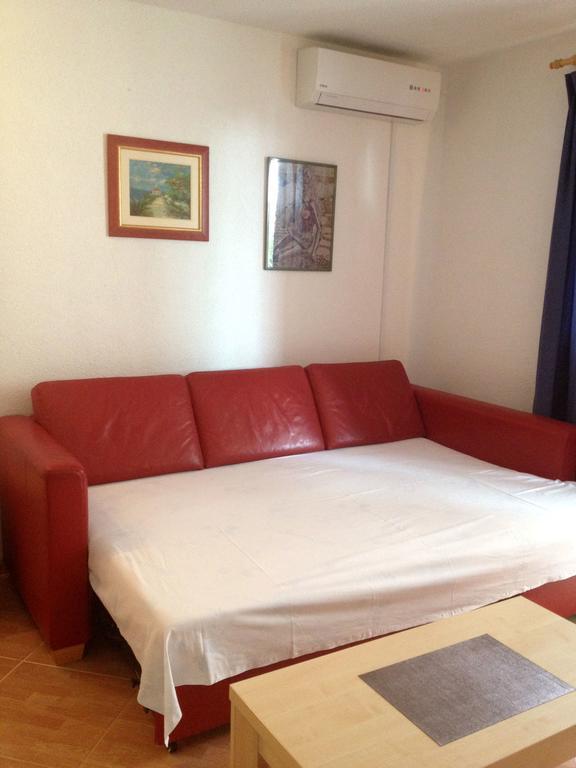 Villa Bratus Promajna Szoba fotó
